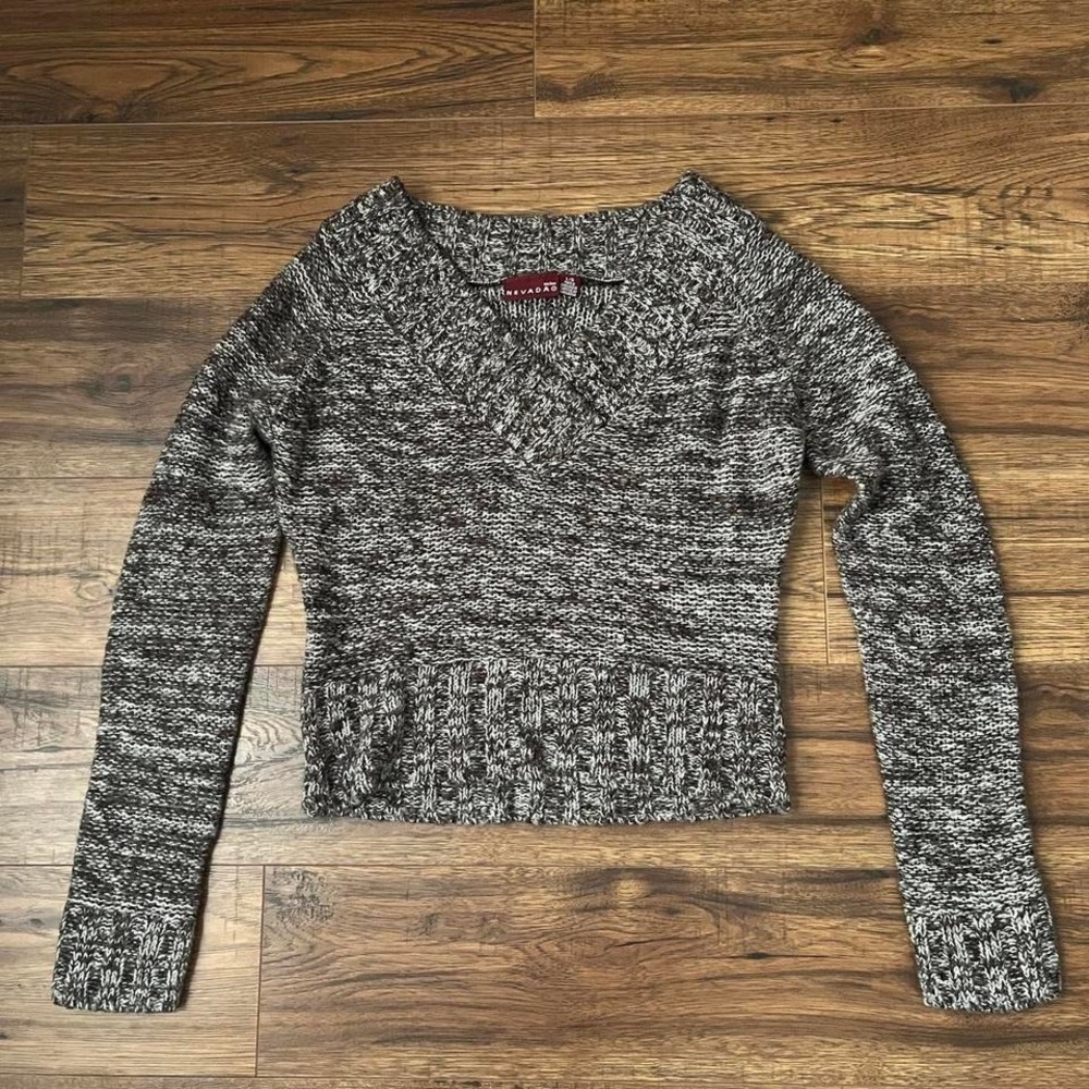 Vintage Nevada Knit Sweater Brown Chunky V-Neck Cropped Fit Y2K Cozy Pullover M